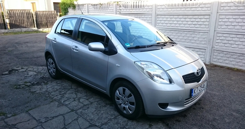 Toyota Yaris cena 15800 przebieg: 215700, rok produkcji 2006 z Tarnów małe 781